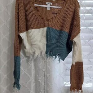 Brown and‎ white cropped distressed sweater